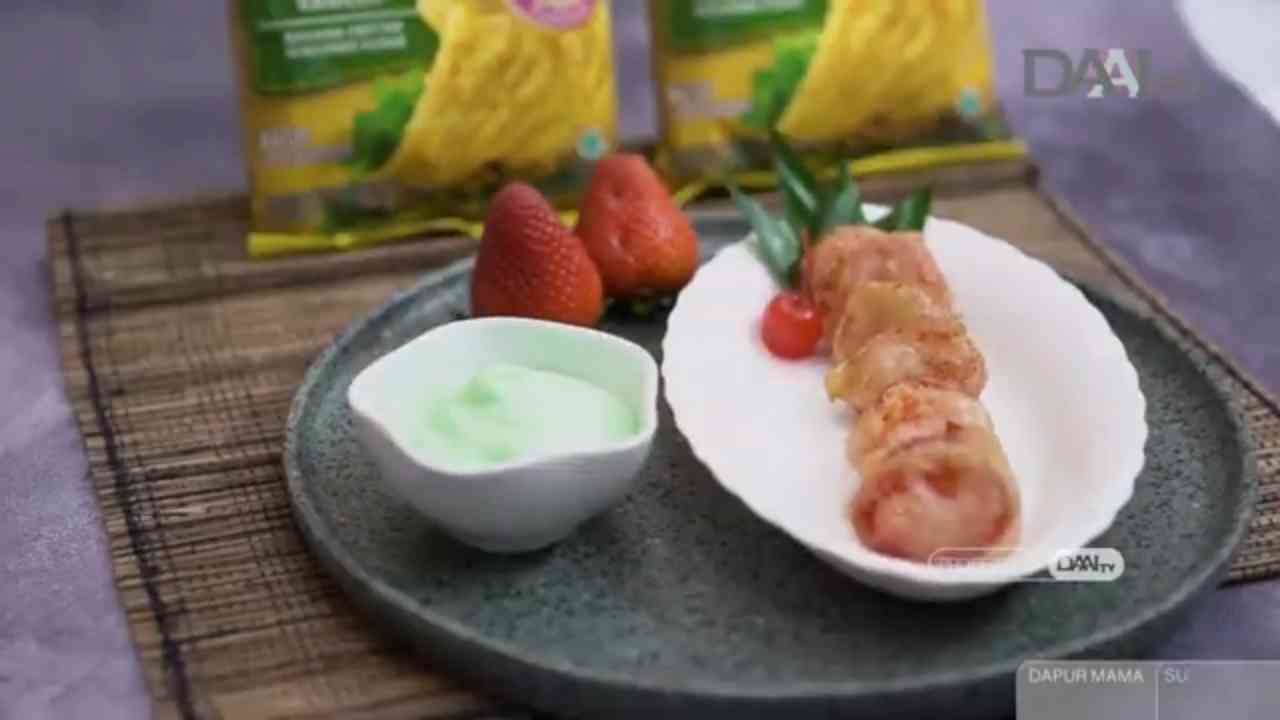 Stroberi krispi saus santan dapat dijadikan variasi olahan camilan yang menggugah selera. (Foto/Dapur Mama DAAI TV).