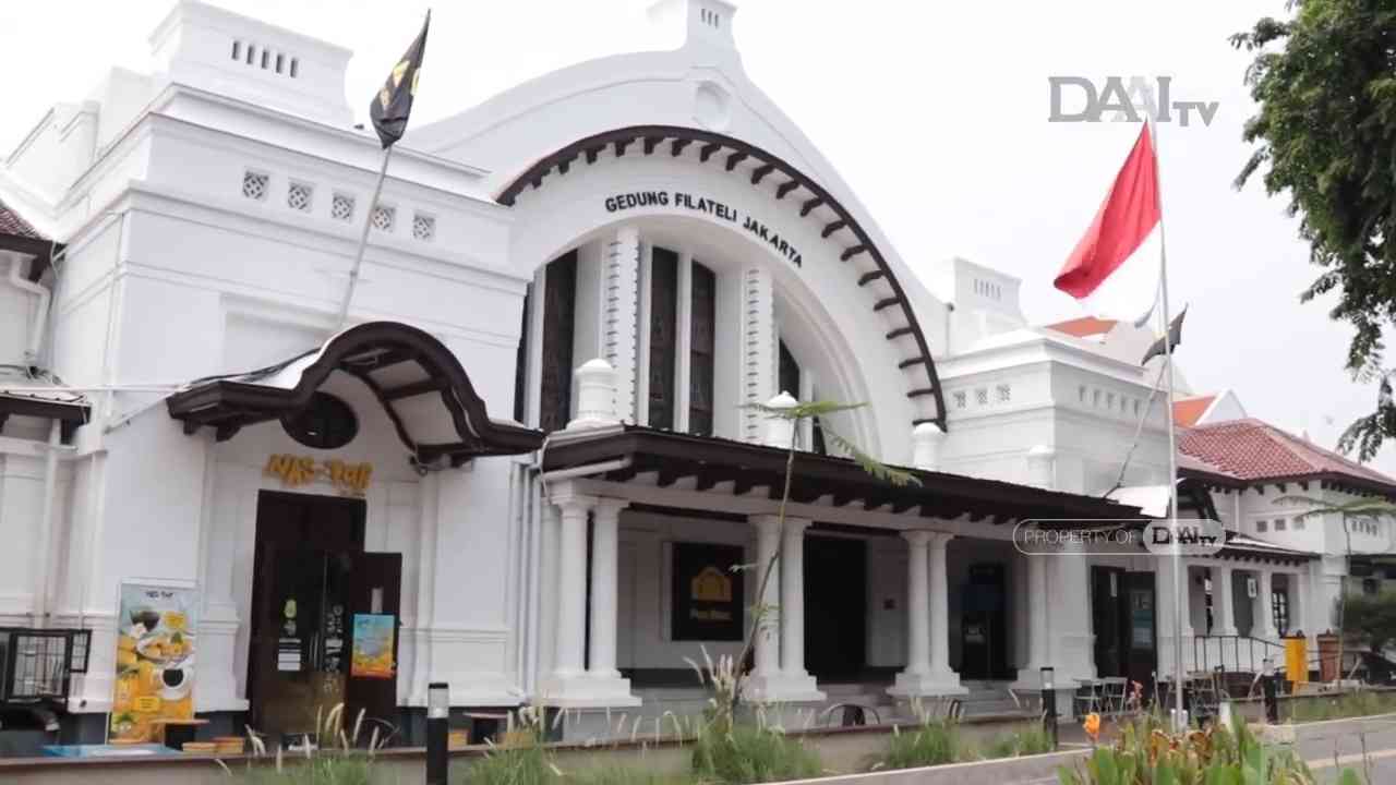 Feature Image (Nur) - 2021-11-22T092738.636 Gambar: Gedung Filateli peninggalan Belanda yang dirancang oleh John van Hoytema. (Foto/ Youtube at Jakarta DAAI TV).